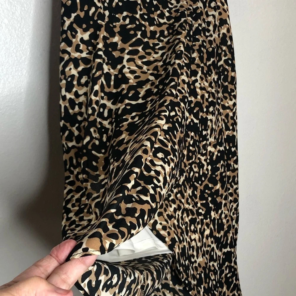 Dress barn skirt.  Size med.  waistband elastic. - Picture 3 of 10